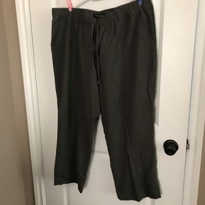 NWOT Denver Hayes ankle pull on pants. Green.